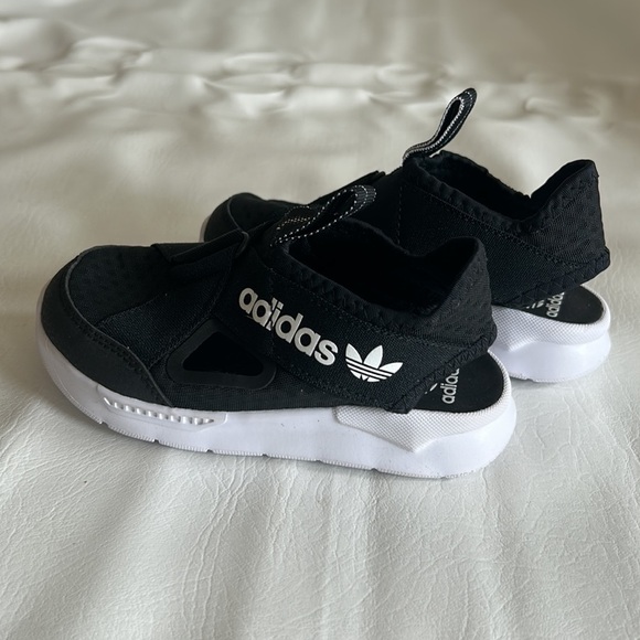 Brand new Adidas girls slip on shoes/sandal mesh - Picture 5 of 7